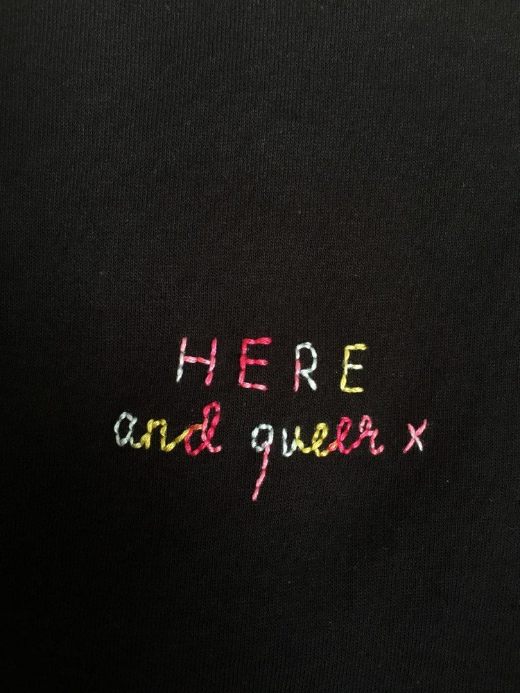 HERE AND QUEER X - T SHIRT